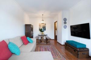 Retro Beach House Moledo