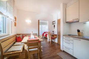 Schnitzer Ferienwohnung Hagebutte