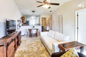 Golf Getaway Cape Coral Condo 1 Mi to River!