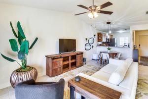 Golf Getaway Cape Coral Condo 1 Mi to River!