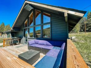 Mountain View Cabin Near Trails & Slopes