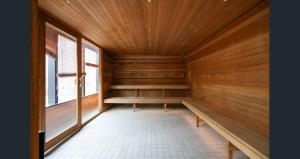 Flinders St Luxury - Free Parking, Gym, Pool & Sauna