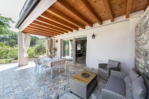 Abaye 3 Chianti Charm Adults Only