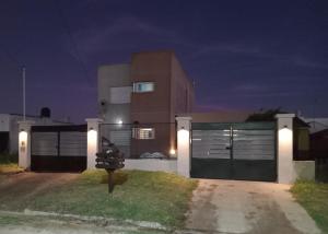 ELINOR-CASA PLAYERA - a 2 cuadras de la playa