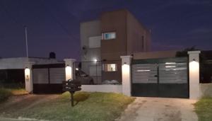 ELINOR-CASA PLAYERA - a 2 cuadras de la playa