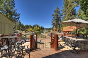 Vintage Lakeview Retreat - Lakefront