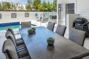 Palmline Pool House Peregian Springs