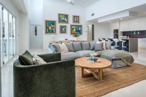 Palmline Pool House Peregian Springs