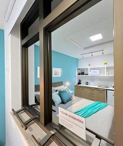 Moderno com piscina e perto da praia