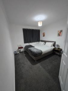 Conyngham Villa, Luxury Detached House, 6 Beds, 4BR,Large garden, Parking - Sleeps 8