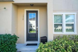 Family Friendly Four Bedroom w Pool @SolaraResort 1517