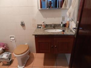 Casa Charmosa em condominio a 150 m da areia com muita seguranca