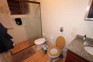 Casa Charmosa em condominio a 150 m da areia com muita seguranca