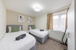 The Belvedere Stay - Free Parking, Spacious Garden, Super King Bed