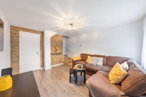 The Belvedere Stay - Free Parking, Spacious Garden, Super King Bed