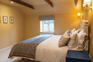 Goose Feather Barn, Wedmore luxury cottage for two