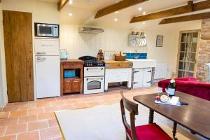 Goose Feather Barn, Wedmore luxury cottage for two