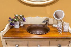 Goose Feather Barn, Wedmore luxury cottage for two