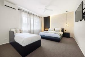 Fuller Holidays - Penthouse on Marvel