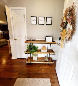 Charming Comfy Retreat - Crib, Pet-Friendly, 7 miles to Ft Bragg, Veteran-Owned