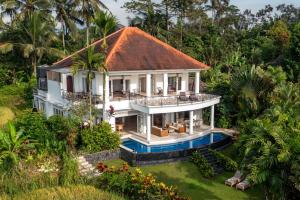 Villa Tau