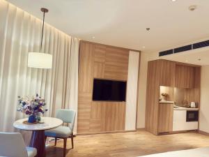 À Là cart studio apartment with bay view and water music