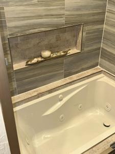 Golden Horizon Suite