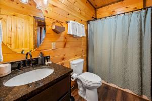 Views, Arcade Game, Fire-pit, Hot Tub, Private!