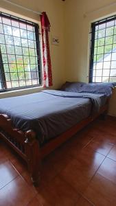 THE RiVERSIDE WHITE VILLA