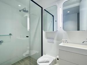 Victoria One - 3beds Central CBD, Modern & High floor with Great views!
