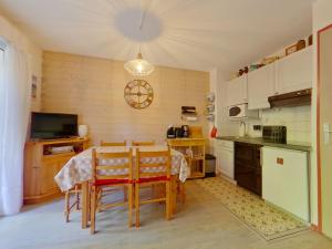 Appartement calme au centre avec terrasse - 4 personnes - FR-1-834-15