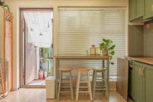 Aewol Handamgil Stay