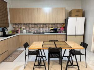 Cozy 3BR Escape Modern Comfort in the City