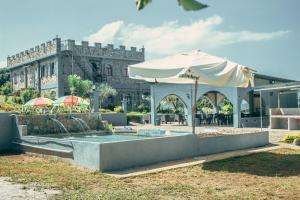 IL PICCOLO CASTELLO- Italian-inspired Castle