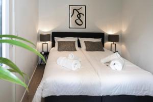 Private Design Apartment w Garden & Parking