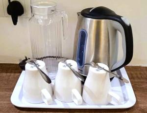 Lemonade Hotel
