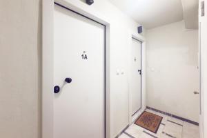 Panormou Neon - Urban Apartment 1B