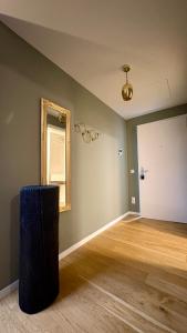 Castle & City, stay in G104