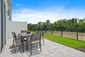 W477 - The Blue Suede Townhome