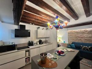 VENICELOFT 5minutefromRialto 10minutefromSanMarco 5minitestationTrain infrontofCaDORO
