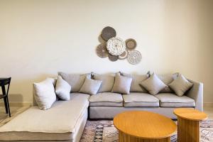 The Golden Atrium 3BDR Pool View Free Pool & Beach Access