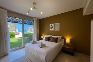 The Golden Atrium 3BDR Pool View Free Pool & Beach Access