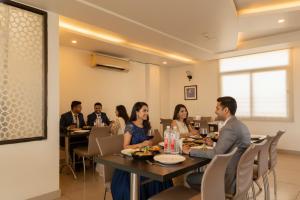 FabHotel Signature Inn