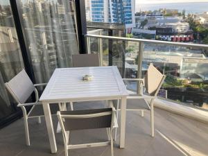 Circle on Cavill Escape