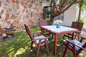 Dutch on Tecoma, Wonderboom, Pretoria