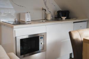 Cozy 1BR & Living Room Apartment, Just 15 Minutes to Downtown