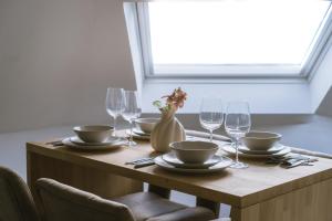 Cozy 1BR & Living Room Apartment, Just 15 Minutes to Downtown