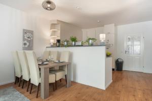 Group-Friendly Stay in Tilburg Walk to 013