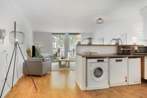 Group-Friendly Stay in Tilburg Walk to 013