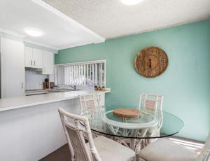 Surfside Apartments Surfers Paradise